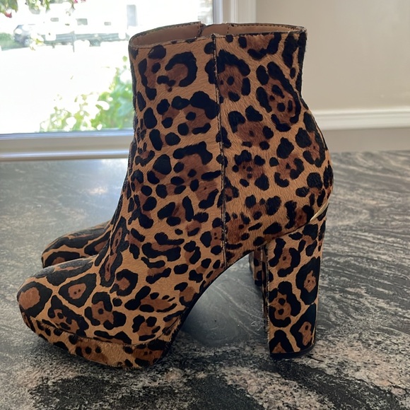 Calvin Klein genuine calf hair bootie size 8 - Picture 2 of 5